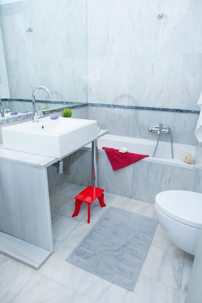 Venus Boutique Apartment Next To Athens Museum Luaran gambar